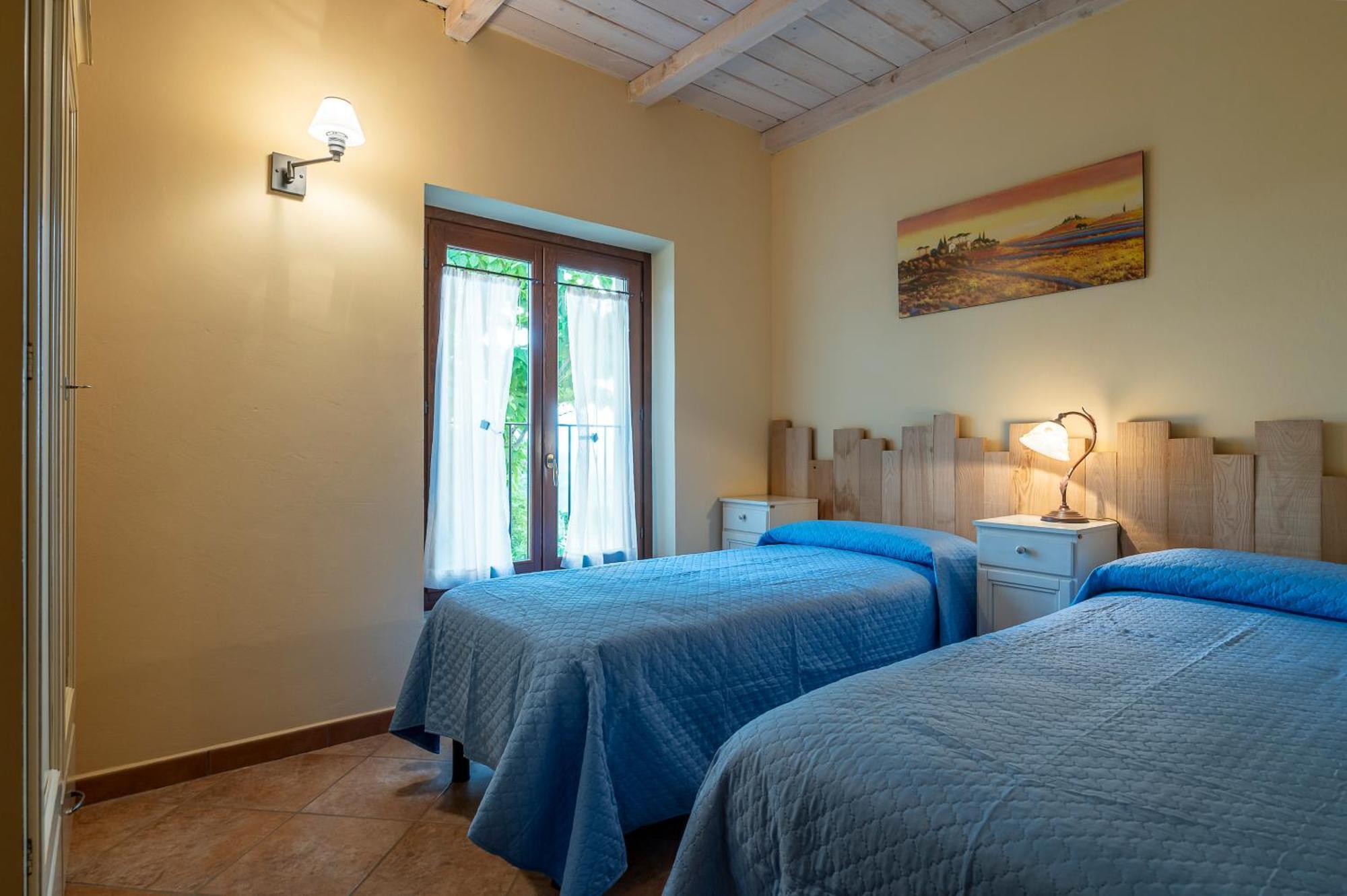 Agriturismo Cantine Bevione - Family Apartments Farigliano Exterior photo